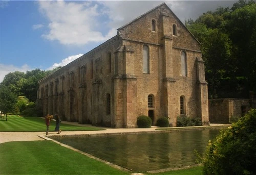 Fontenay Abbey - Forge - Tól től Fountain, France