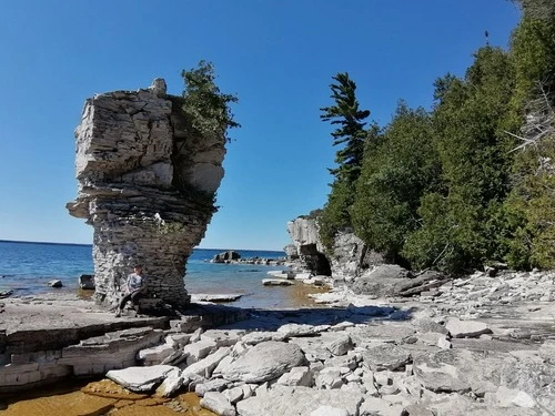 Rock Formations - Aus Doctor Island, Canada
