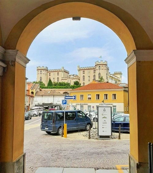 Verduta Sul Castello - Iz City of Costigliole d'Asti, Italy