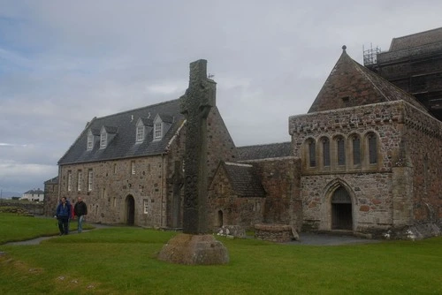 Iona Abbey and Nunnery - から Front, United Kingdom