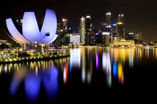 ArtScience Museum - Desde Helix Bridge, Singapore