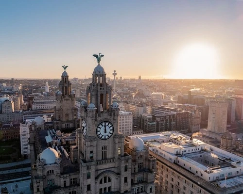 Liverpool Liver Building - จาก Drone, United Kingdom