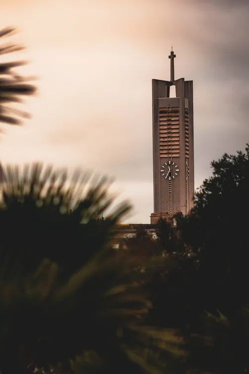 Église Notre-Dame De Victoire - Desde Parking, France