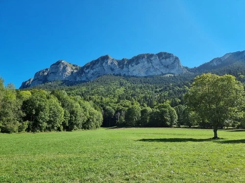 Memises Mountain - から Lain, France