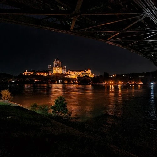 Esztergomi Bazilika - Depuis Námestie slobody, Slovakia