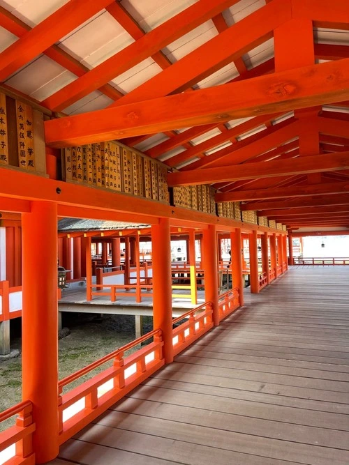 Floating shrine - Aus Walk way on the floating shrine, Japan