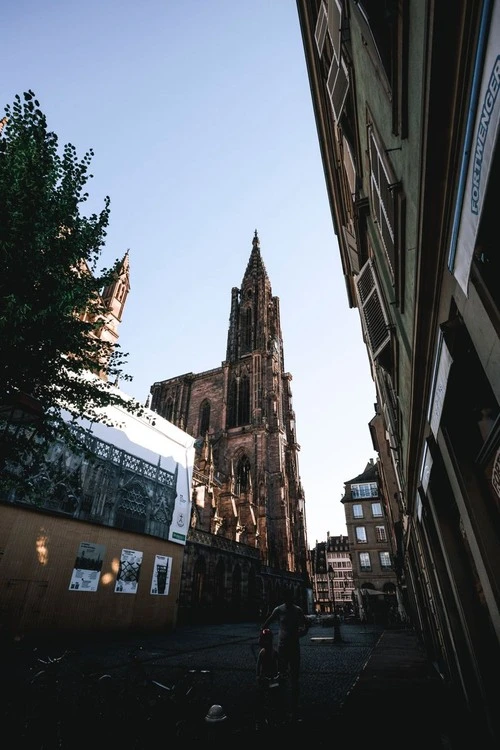 Cathédrale Notre Dame de Strasbourg - から Place de la Cathédrale, France