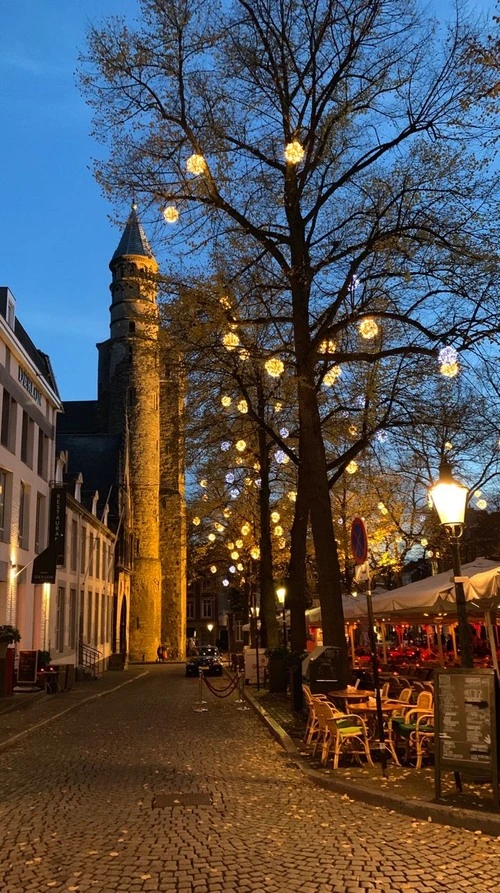 Olv basiliek maastricht - Dari Basiliek op olv plein in maastricht, Netherlands