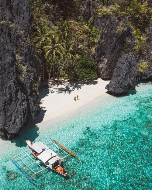 Entalula Beach - Aus Drone, Philippines