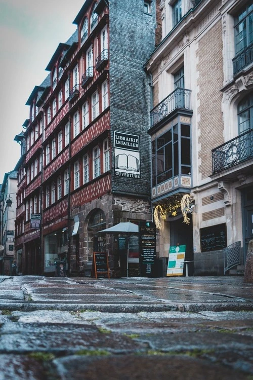 Library - İtibaren Rue saint Georges, France