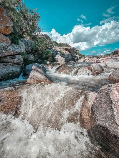 Río Mina Clavero - Desde Balneario Residencia Serrana, Argentina