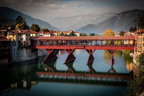 Ponte Vecchio (Ponte degli Alpini) - От Palazzo Sturm, Italy