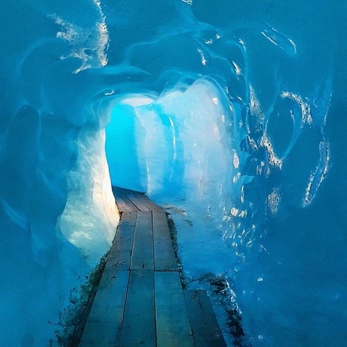 Eisgrotte - От Inside, Switzerland