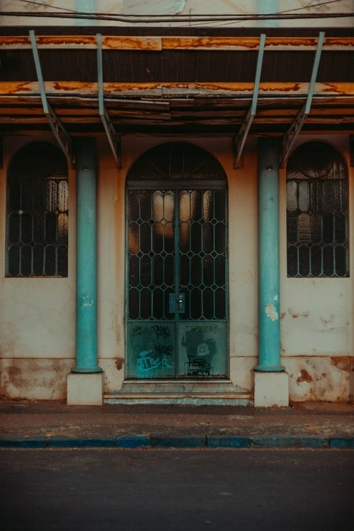 Portão da Antiga UNESP Franca - From Outro lado da rua, Brazil