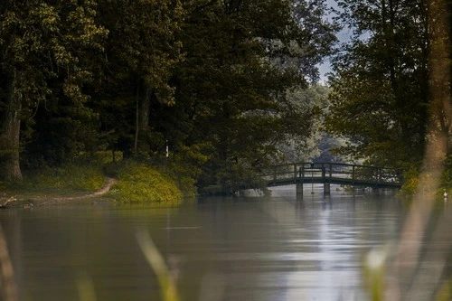 Blick auf die Holzbrücke - Van Landzunge gegenüber, Germany