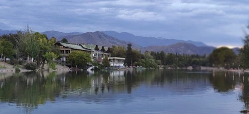 Lago del Parque General San Martín - Aus Parque General San Martín, Argentina