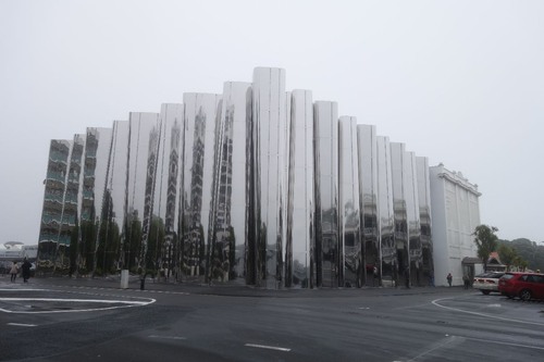Govett-Brewster Art Gallery - 从 Devon Street, New Zealand