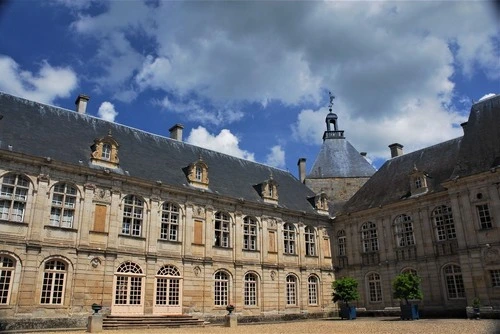 Chateau de Sully - Din Courtyard, France