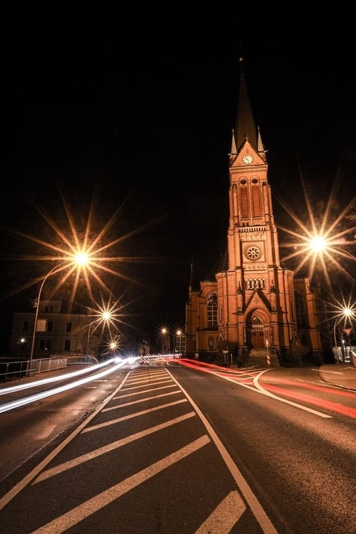 St. Nikolaikirche Aue - Desde Verkehrsinsel, Germany