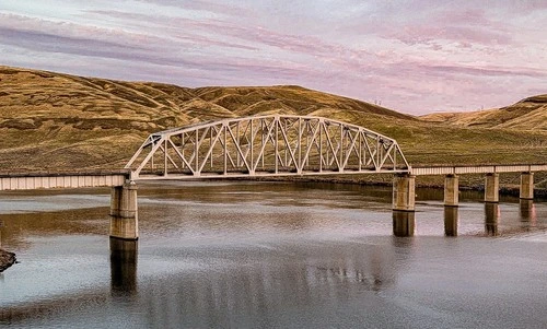 Snake River Railroad Bridge - Desde The Highway, United States