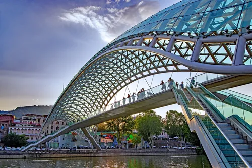 Bridge of Peace - Desde Rike Park, Georgia