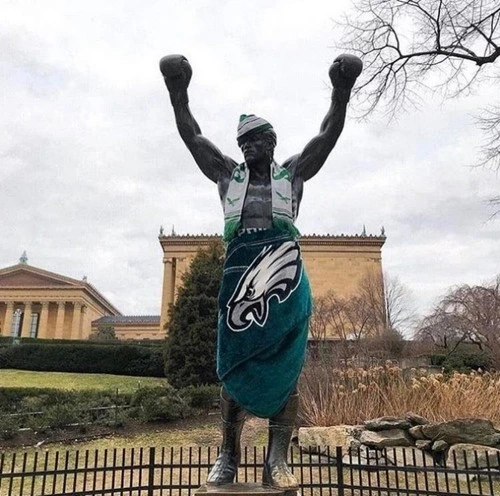 Rocky Statue - Desde Front, United States