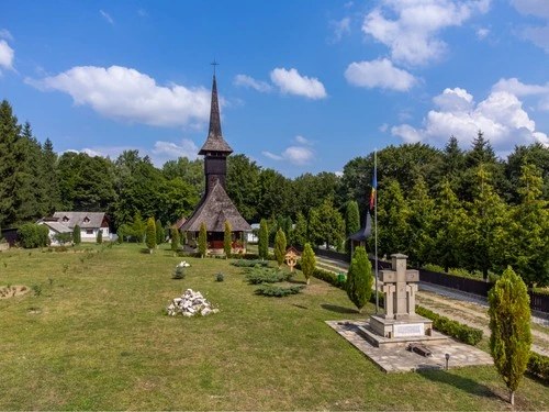 Schitul Curesoaia - Desde Targu Ocna, Romania