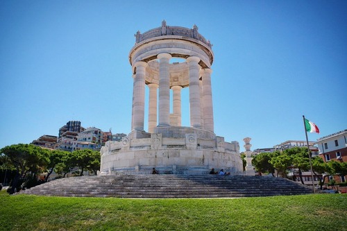Monumento ai Caduti - Italy