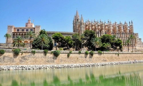 Catedral Basilica de Santa Maria de Mallorca - 从 Fountain, Spain