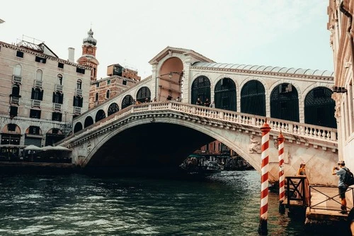 Ponte di Rialto - Aus Corte dei Conti, Italy