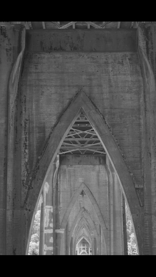 Under the St. John's Bridge - Tól től Cathedral Park, United States