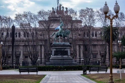 Plaza San Martín y Facultad de Derecho - Argentina