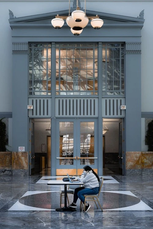 Winter Garden at Harold Washington Library Center - Desde Center of the Atrium, United States