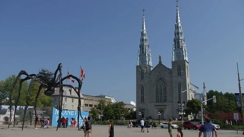 The Maman Statue - Canada