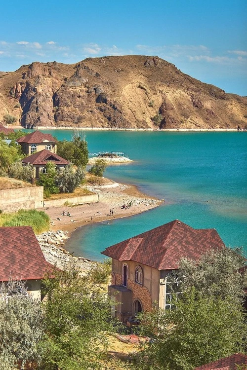 Kapchagay Reservoir's Houses - Desde A3 Bridge, Kazakhstan