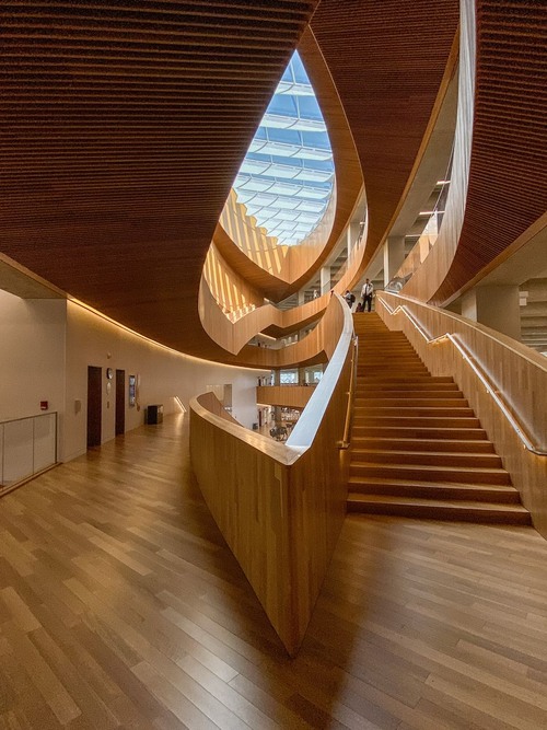 Calgary wooden library - 从 Inside, Canada