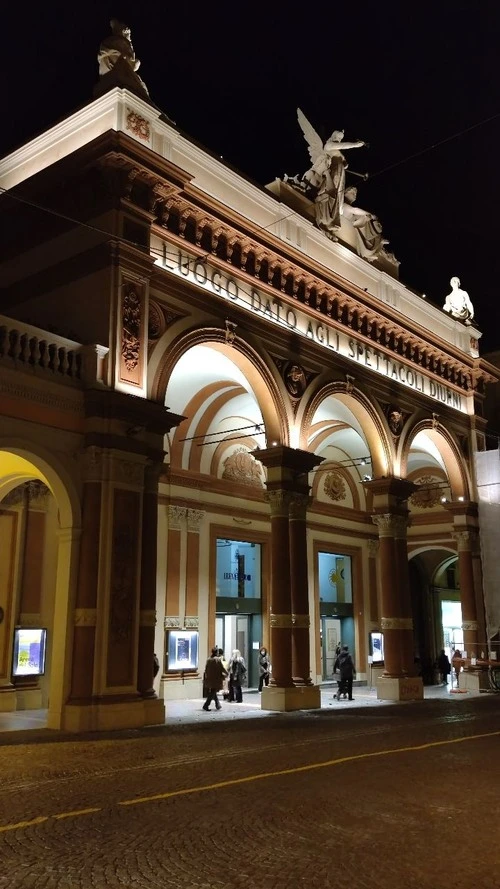 Teatro Arena del Sole - Desde Via dell'Indipendenza, Italy