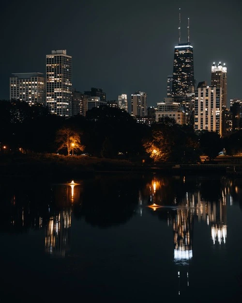 John Hancock over the South Pond - Desde South Pond Bridge looking south, United States