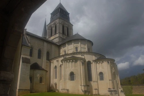 Abbaye Royale de Fontevraud - Desde Outside, France