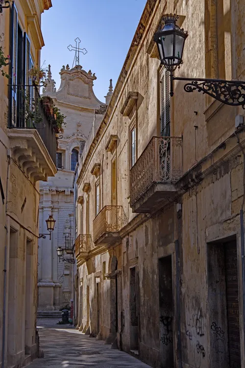 Church of Saint Matthew - Desde Via del Palazzo dei Conti di Lecce, Italy