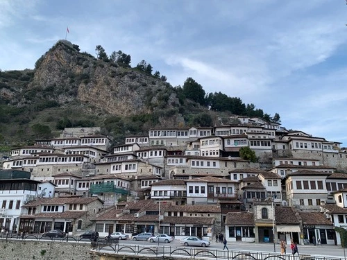 Old town and Berat Castle - Desde Bridge, Albania