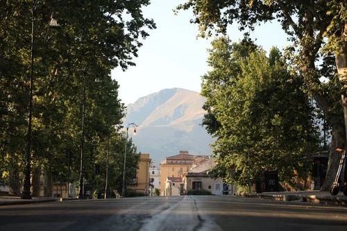 Via Vittorio Emanuele & Piazza della Vittoria - Italy