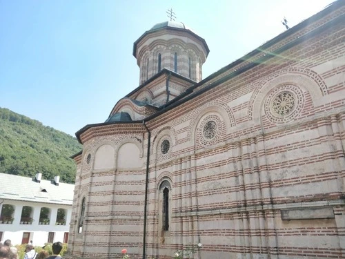 Monasterio Cozia - Desde Outside, Romania