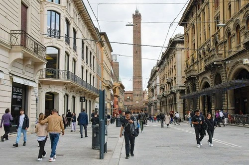 Le due Torri - From Via Rizzoli, Italy