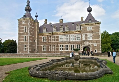 Kasteel Eijsden - İtibaren Courtyard, Netherlands