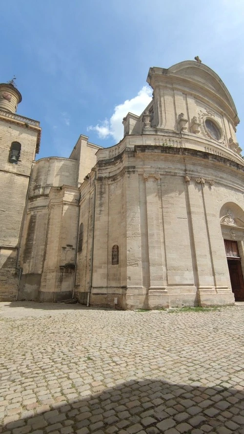 Eglise Saint Etienne - から Outside, France