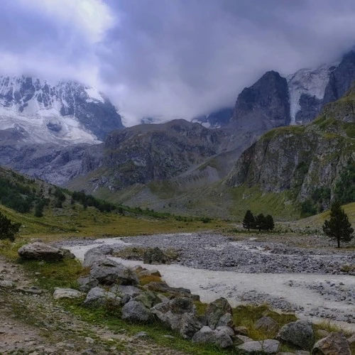 Reka Adyrsu - Desde Al'pbaza Ullu-Tau, Russia