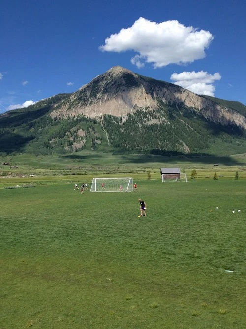 Mt Crested Butte - من Rainbow Park, United States