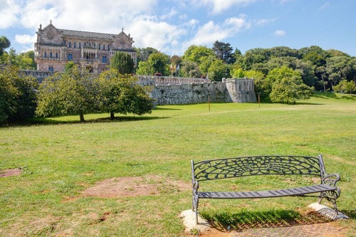 Sobrellano Palace - から Municipal de Sobrellano Park, Spain