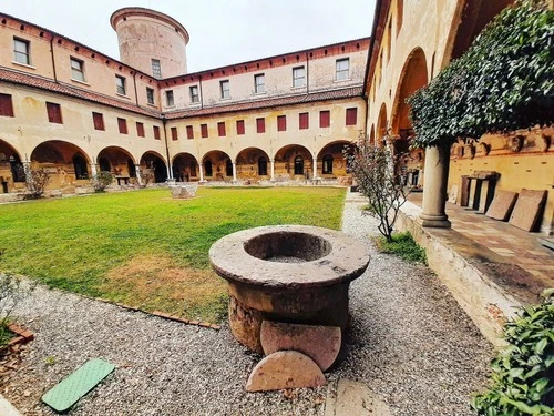 Museo Civico di Bassano - Desde Curtyard, Italy